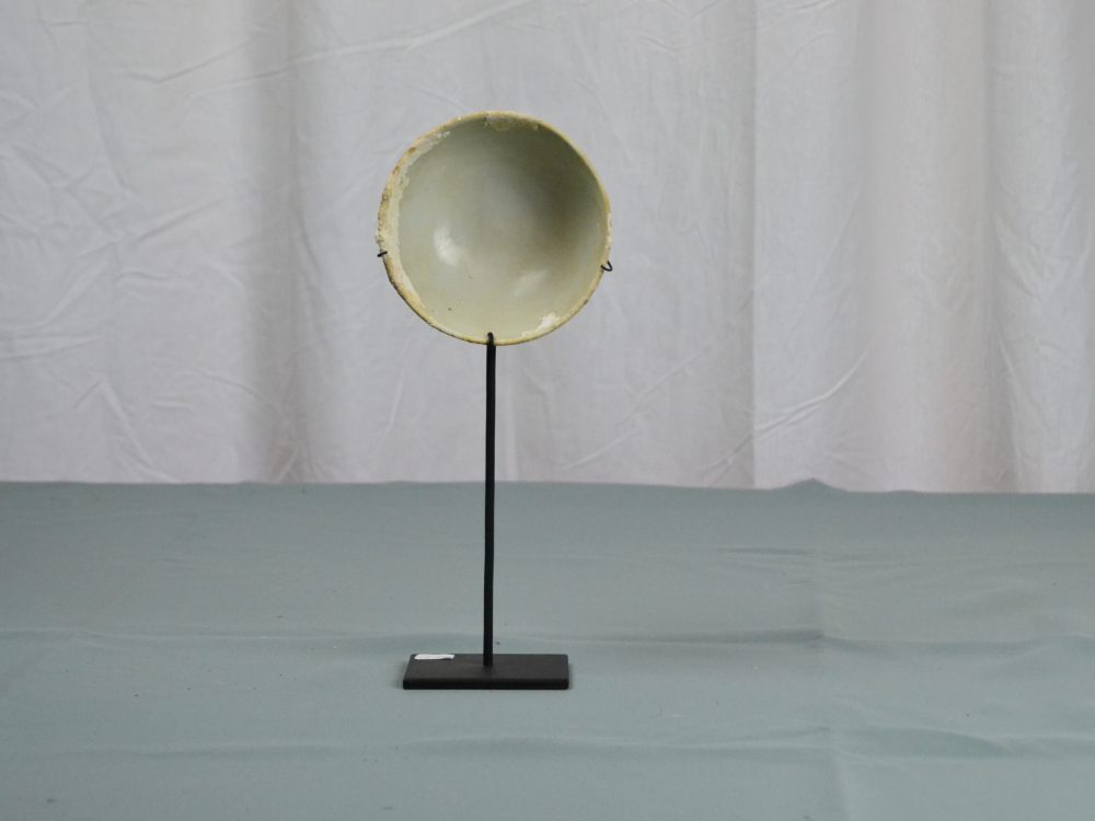 Chinees kommetje op standaard